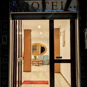 https://hotel-mondial-2.in-sardinia.net